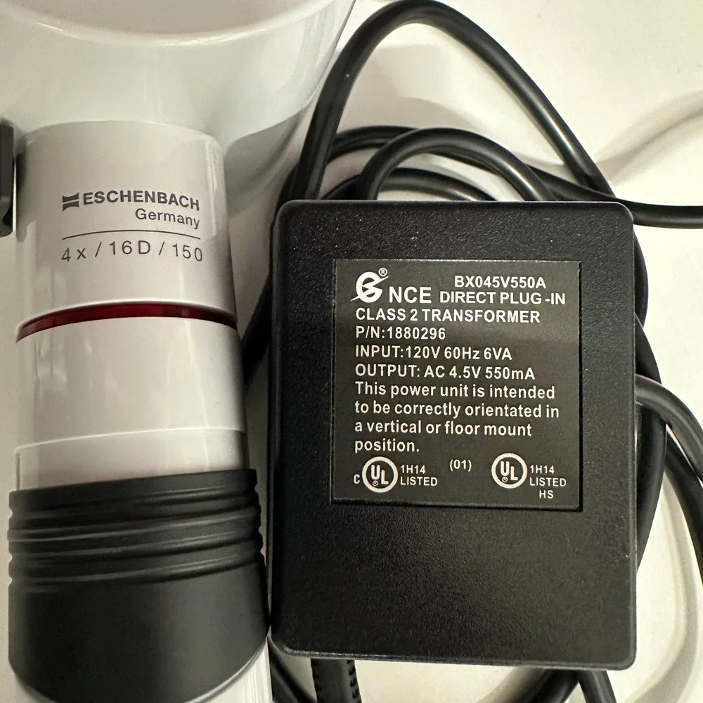 Eschenbach Germany 4x / 16D / 150 Illuminated Handheld Magnifier Light
